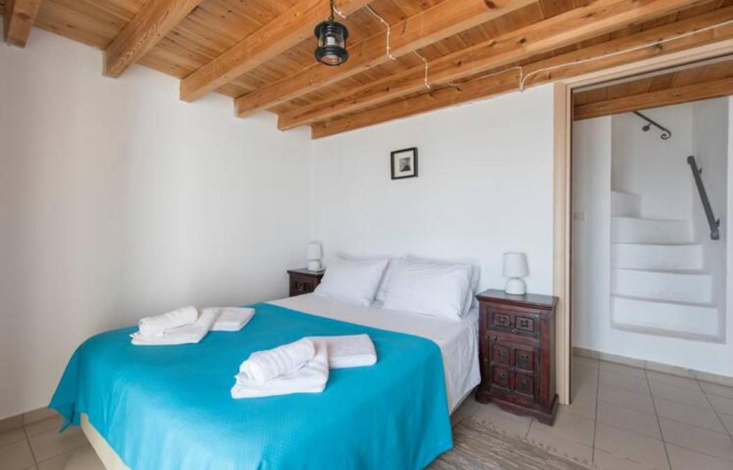 Santorini Traditional Suites Vothon Luaran gambar