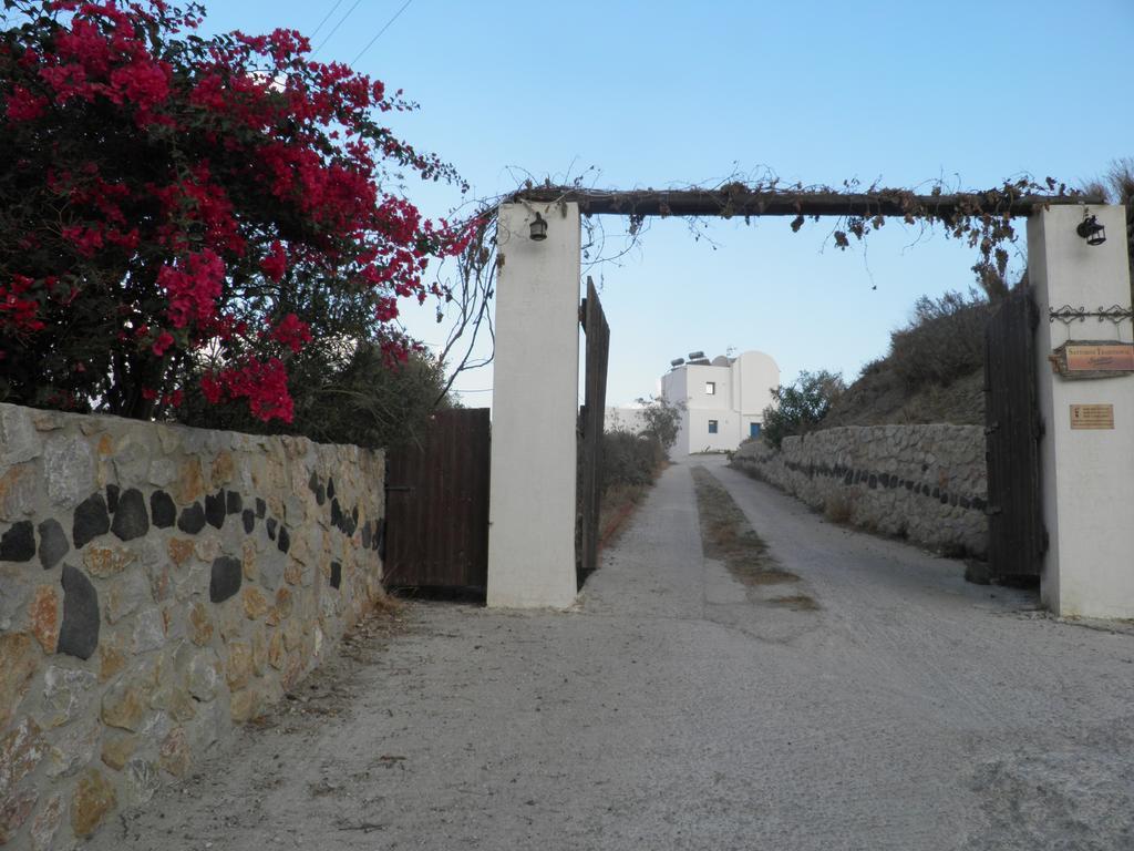 Santorini Traditional Suites Vothon Luaran gambar
